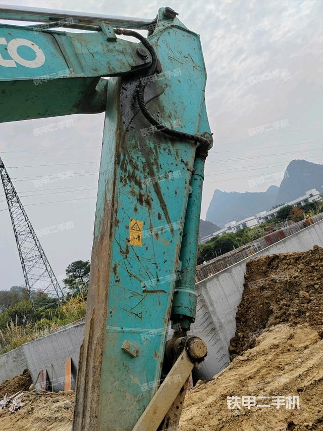 小臂整體左后（工作和回轉裝置）