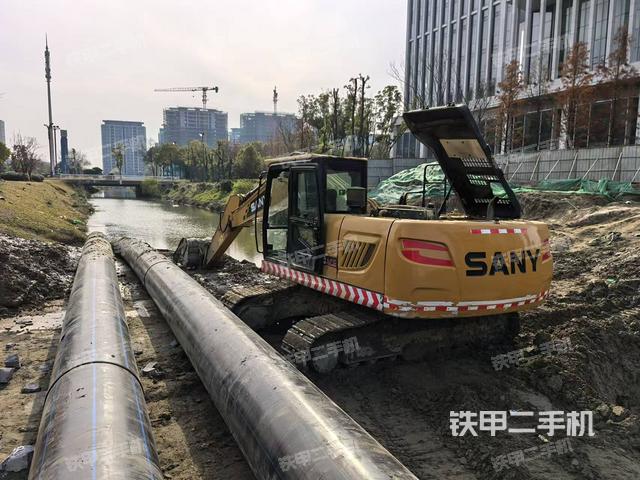 單側(cè)履帶整體（整機(jī)外觀）