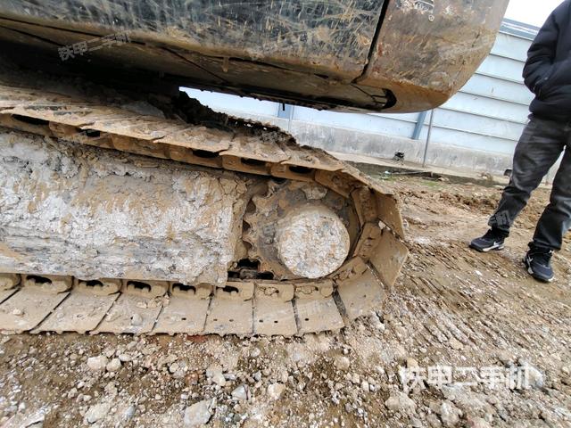 左驅(qū)動輪（行走機構(gòu)）