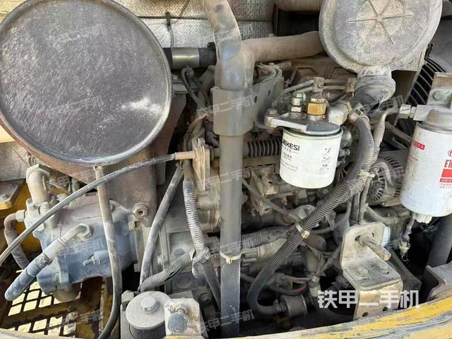 發(fā)動機(jī)整體俯視(整機(jī)外觀) 發(fā)動機(jī)整體俯視(整機(jī)外觀)