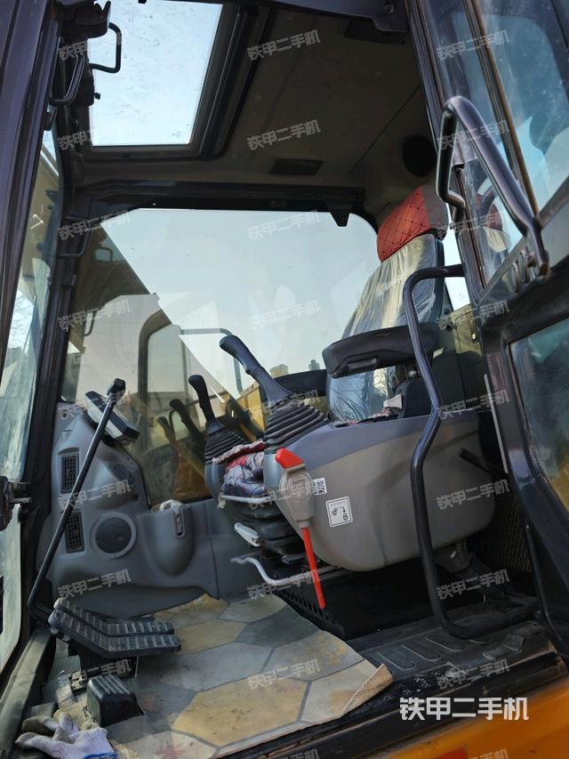 駕駛室整體（整機(jī)外觀）