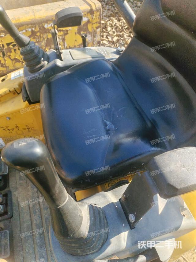 座椅左側(cè)控制臺/音響/含左手柄（駕駛室部分）