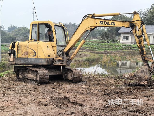 整機(jī)右后45°(整機(jī)外觀) 整機(jī)右后45°(整機(jī)外觀)