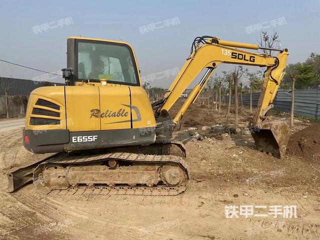 整機(jī)右后45°(整機(jī)外觀) 整機(jī)右后45°(整機(jī)外觀)