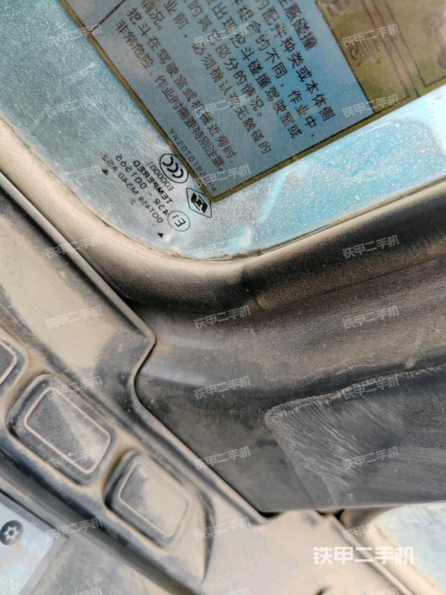 后窗玻璃角標(biāo)（駕駛室部分）