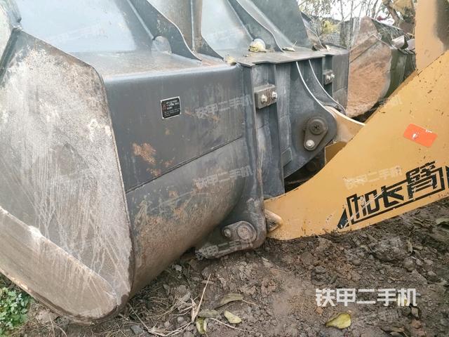 工作裝置整體(整機(jī)外觀及大件) 工作裝置整體(整機(jī)外觀及大件)