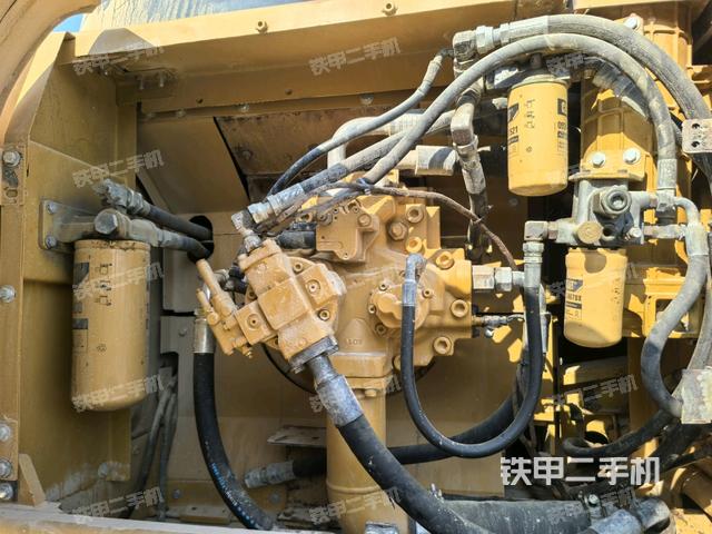 液壓泵斜45?左（大件艙室）