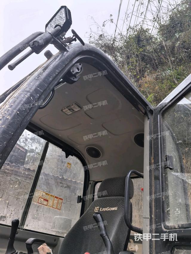 頂棚整體(駕駛室部分) 頂棚整體(駕駛室部分)
