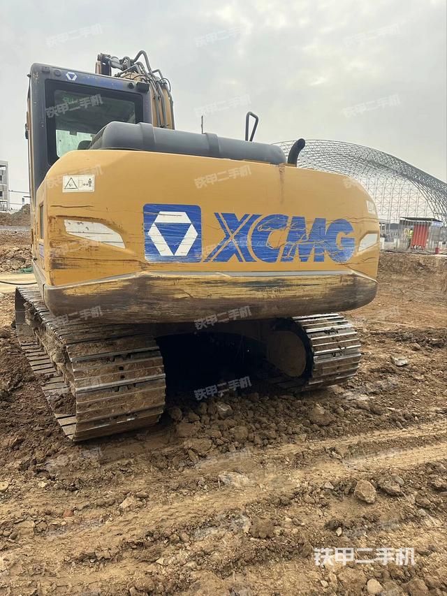 駕駛室整體（整機外觀）