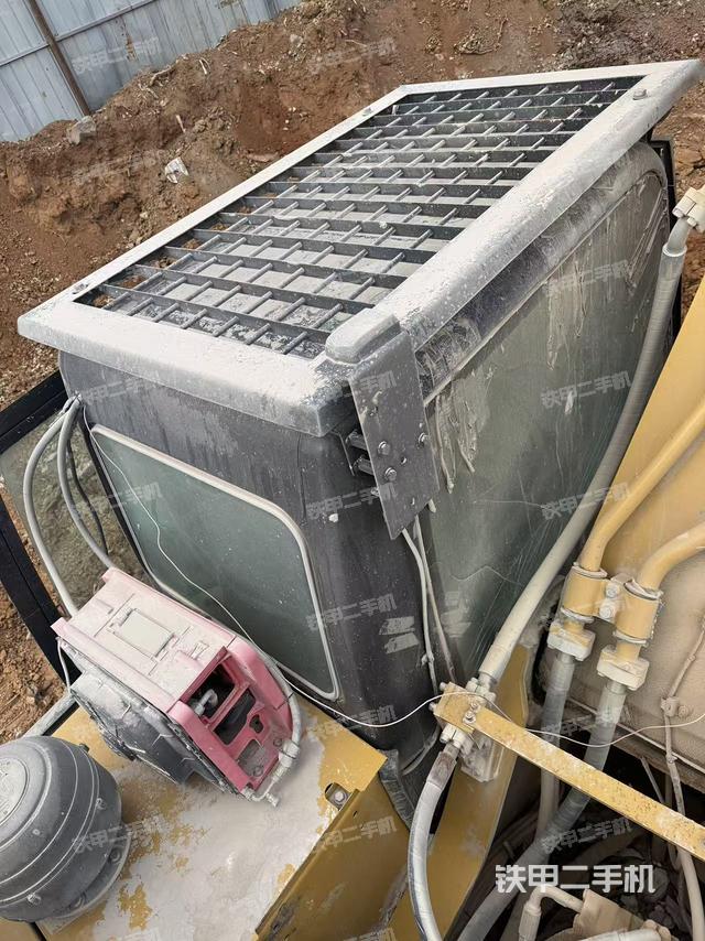 駕駛室頂部（整機(jī)外觀）