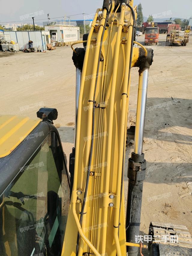 大臂背部俯視（工作和回轉(zhuǎn)裝置）