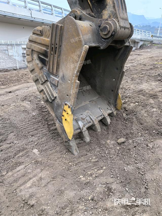 小臂整體左后（工作和回轉(zhuǎn)裝置）