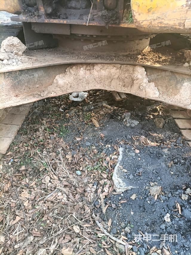 轉(zhuǎn)盤和下車架正前(工作和回轉(zhuǎn)裝置) 轉(zhuǎn)盤和下車架正前(工作和回轉(zhuǎn)裝置)