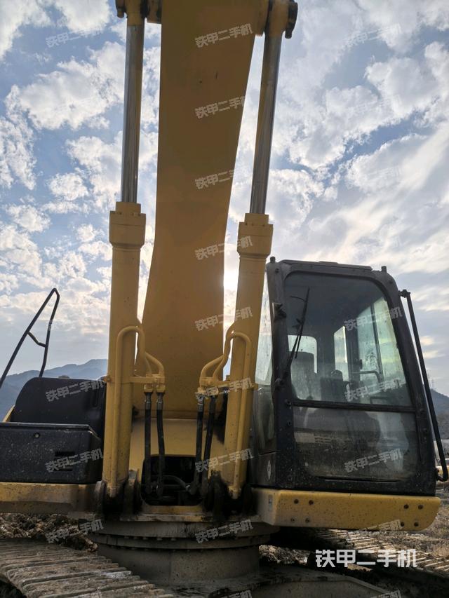 大臂油缸整體?豎拍（工作和回轉(zhuǎn)裝置）