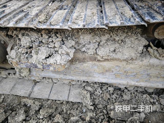 右側(cè)履帶整體(行走機(jī)構(gòu)) 右側(cè)履帶整體(行走機(jī)構(gòu))