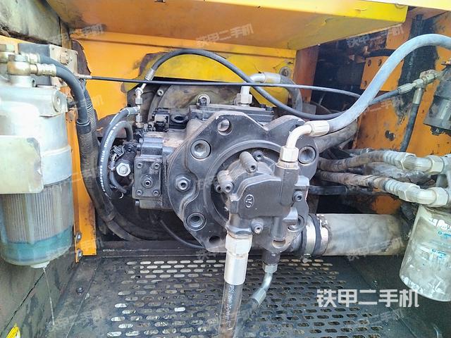 液壓泵艙室正面整體（整機(jī)外觀）