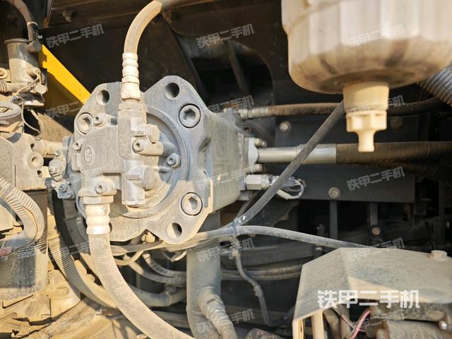 液壓泵斜45?左（大件艙室）