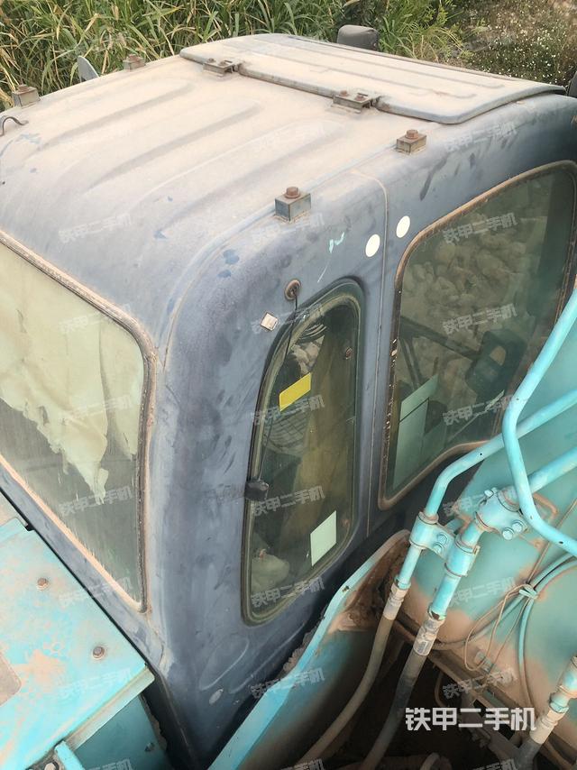 驾驶室顶部（整机外观）