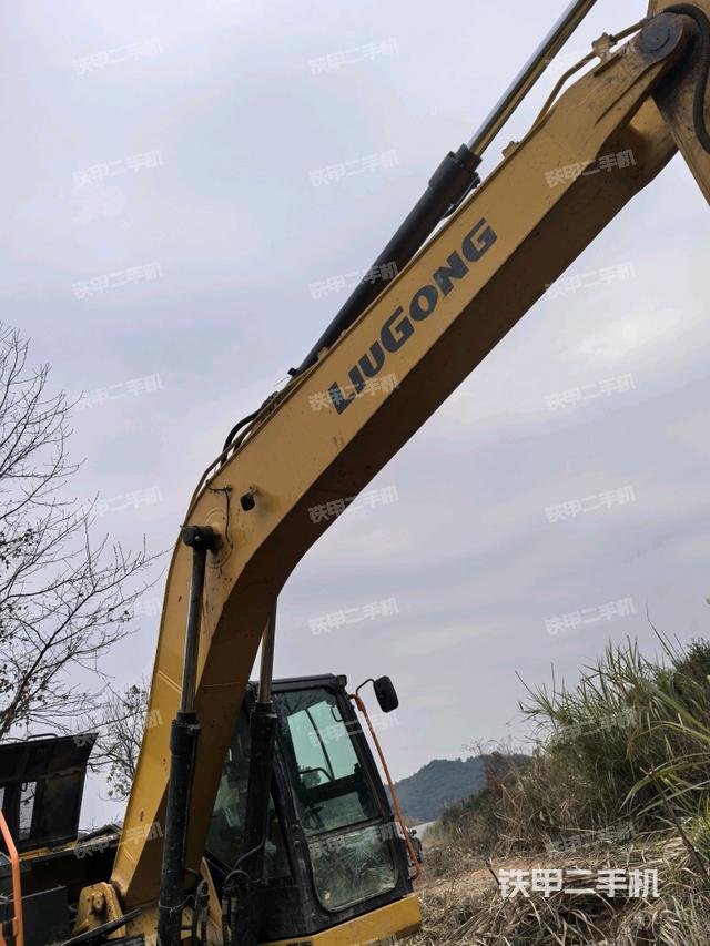 大臂整體?右側(cè)（工作和回轉(zhuǎn)裝置）