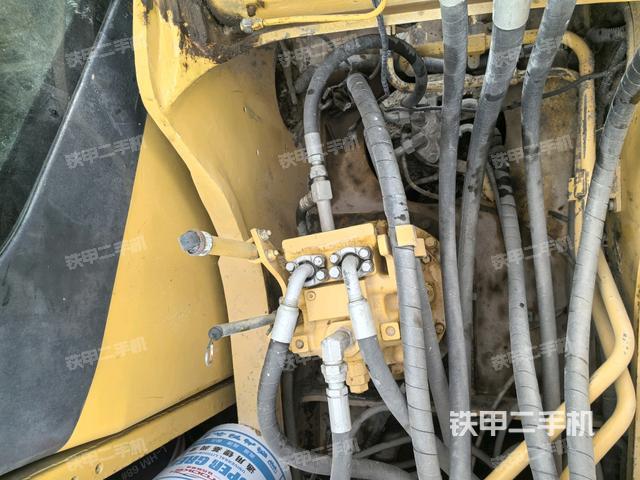 回轉(zhuǎn)馬達(dá)（上車部件）