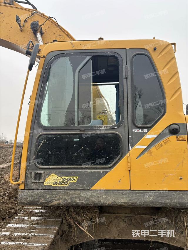 駕駛室整體（整機(jī)外觀）