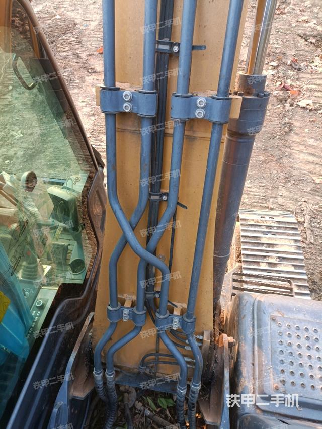 大臂背部俯視（工作和回轉(zhuǎn)裝置）