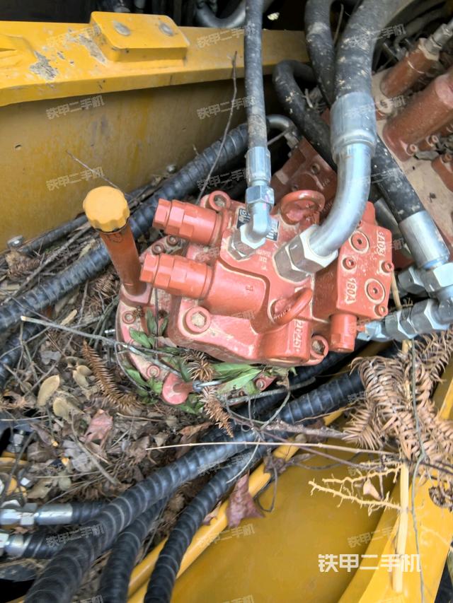 回轉(zhuǎn)馬達(dá)（上車部件）