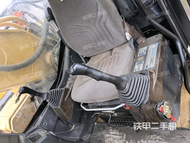 后窗玻璃角標(biāo)（駕駛室部分）