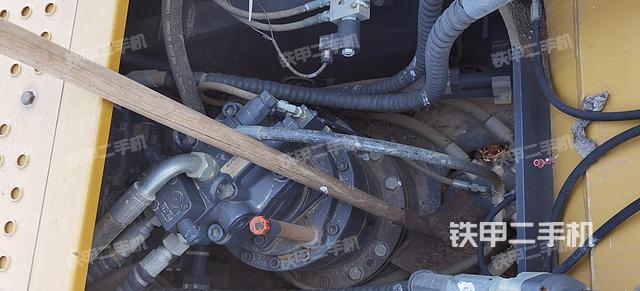 液壓泵艙室正面整體（整機(jī)外觀）