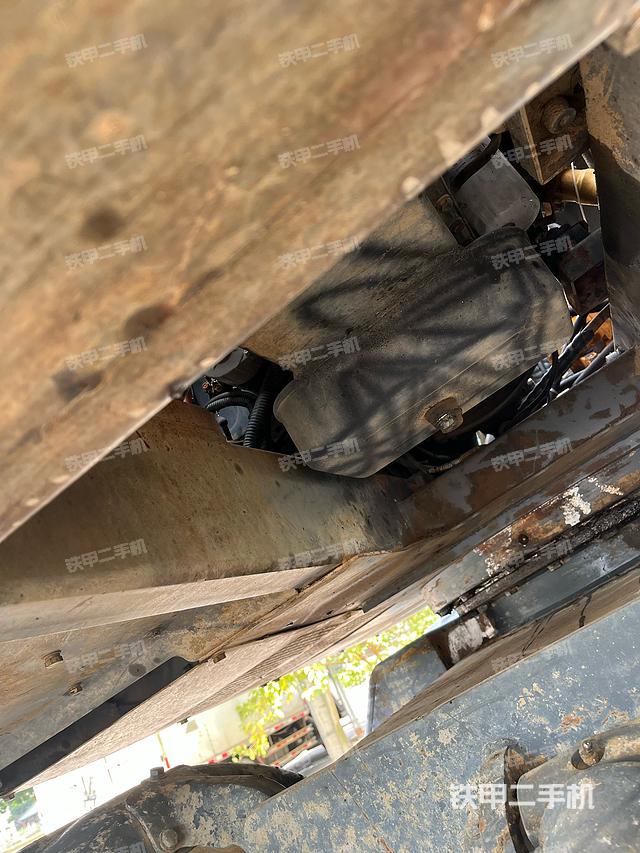 驾驶室整体（整机外观）