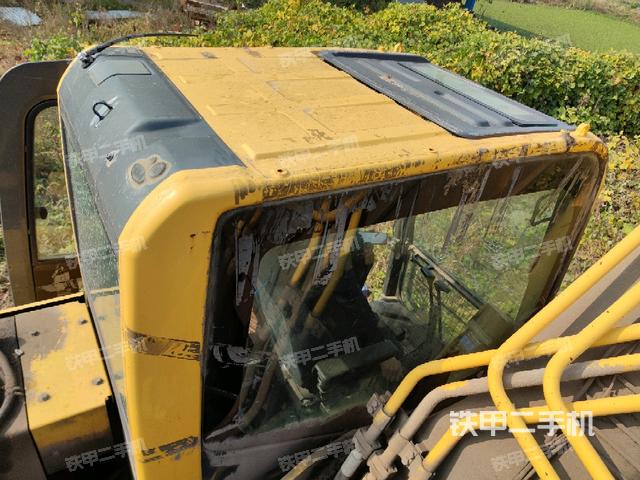 駕駛室頂部（整機(jī)外觀）