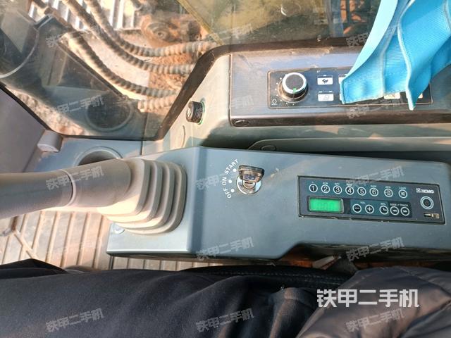 座椅右側(cè)控制臺/鑰匙門/油門/含右手柄（駕駛室部分）