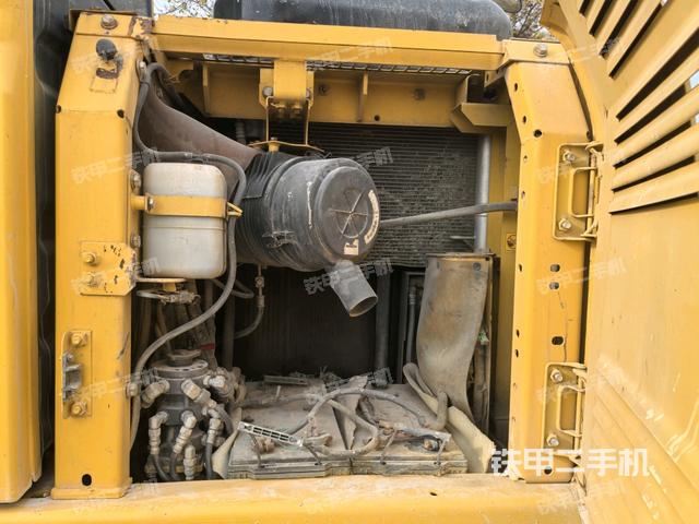 散熱器正面(大件艙室) 散熱器正面(大件艙室)