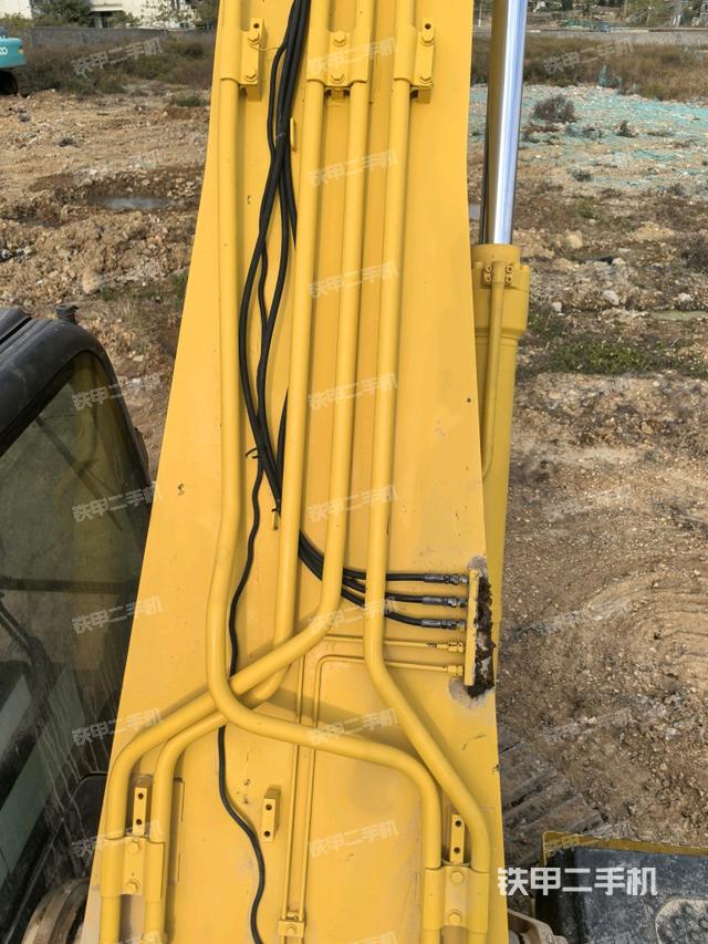 大臂背部俯視（工作和回轉(zhuǎn)裝置）