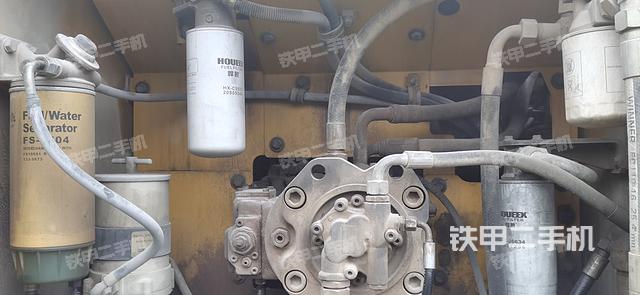 液壓泵艙室正面整體（整機(jī)外觀）