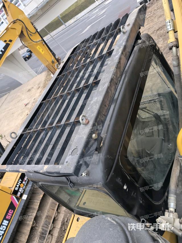 發(fā)動(dòng)機(jī)室（上車部件）