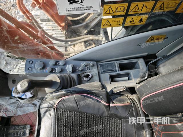 后窗玻璃角標(biāo)(駕駛室部分) 后窗玻璃角標(biāo)(駕駛室部分)