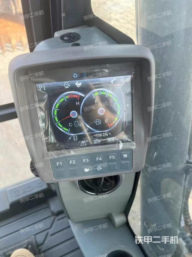 駕駛室整體（整機(jī)外觀）