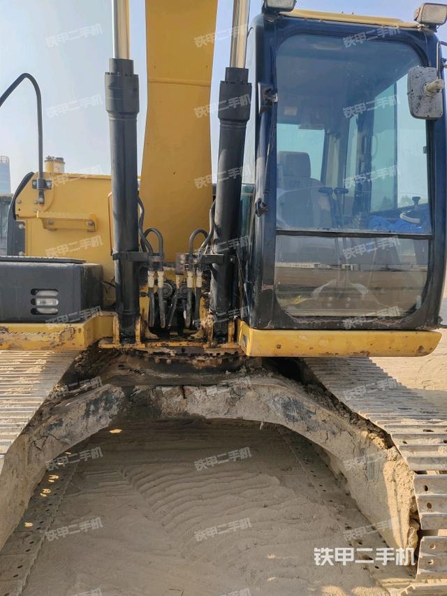 大臂油缸整體?豎拍（工作和回轉(zhuǎn)裝置）