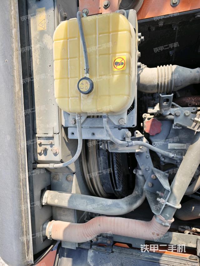 水箱+風(fēng)扇特寫(xiě)(上車(chē)部件) 水箱+風(fēng)扇特寫(xiě)(上車(chē)部件)