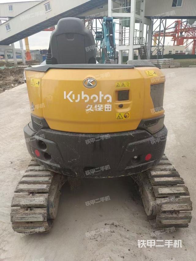 驾驶室顶部（整机外观）