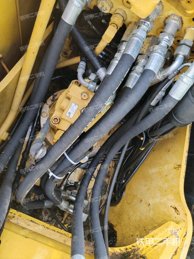 中央回轉(zhuǎn)接頭特寫（上車部件）