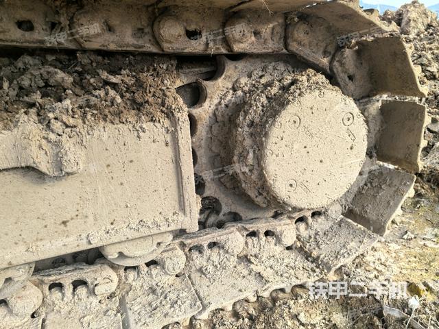 右驅(qū)動輪（行走機構(gòu)）