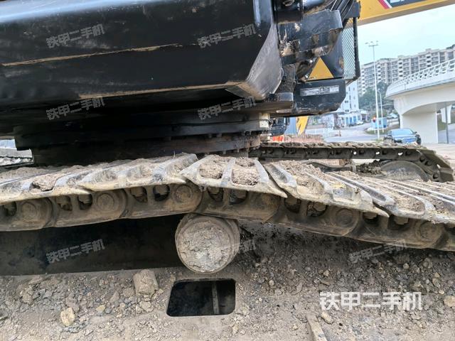 右驅(qū)動(dòng)輪（行走機(jī)構(gòu)）