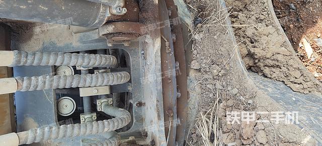 回轉(zhuǎn)馬達(dá)和主控閥（整機(jī)外觀）