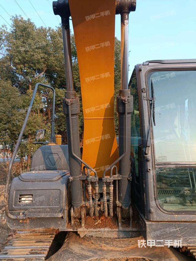 大臂油缸整體?豎拍（工作和回轉(zhuǎn)裝置）