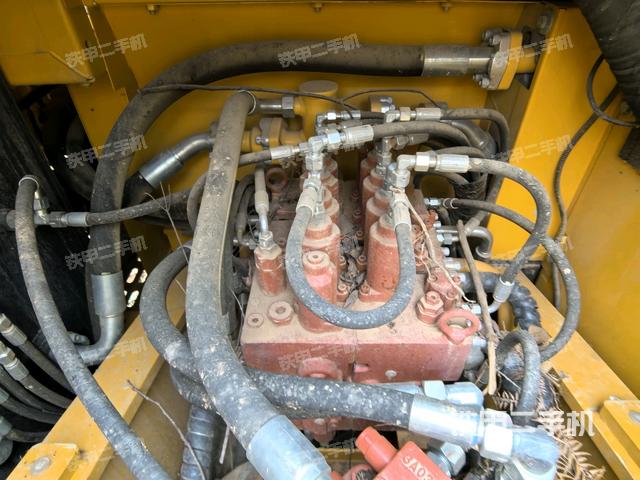 分配閥（上車部件）