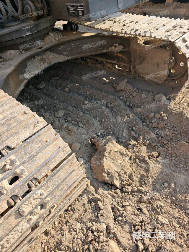 單側(cè)履帶整體（整機(jī)外觀）