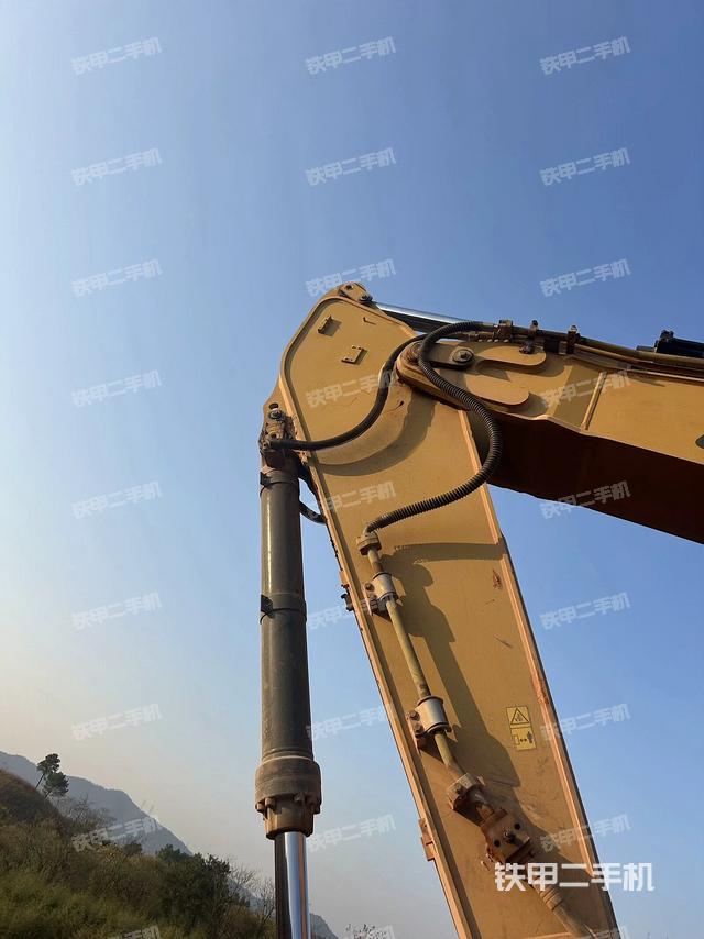 小臂整體左后（工作和回轉(zhuǎn)裝置）