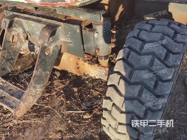 單側(cè)履帶整體（整機(jī)外觀）